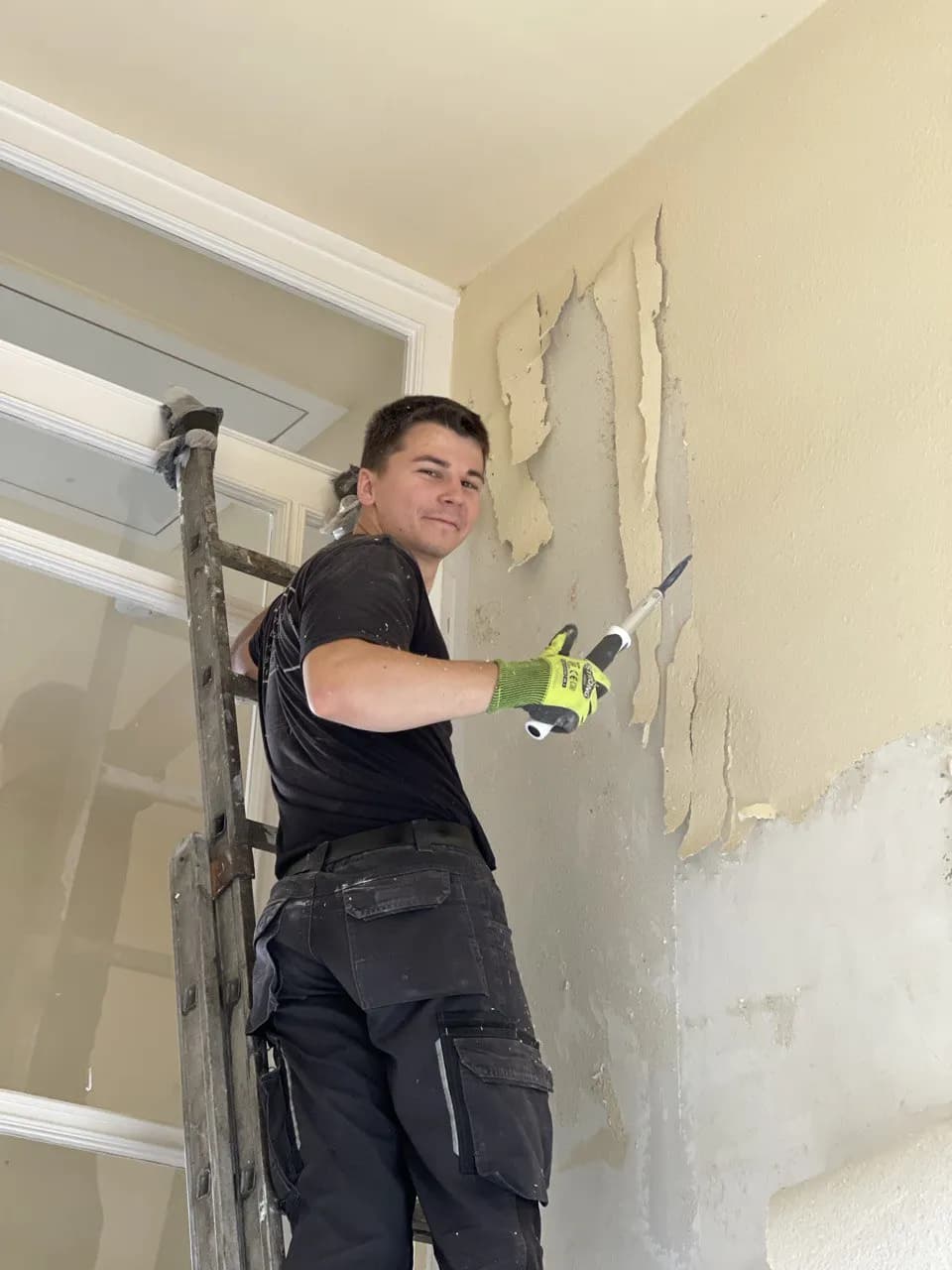 Treppenhaus Wände mit Person