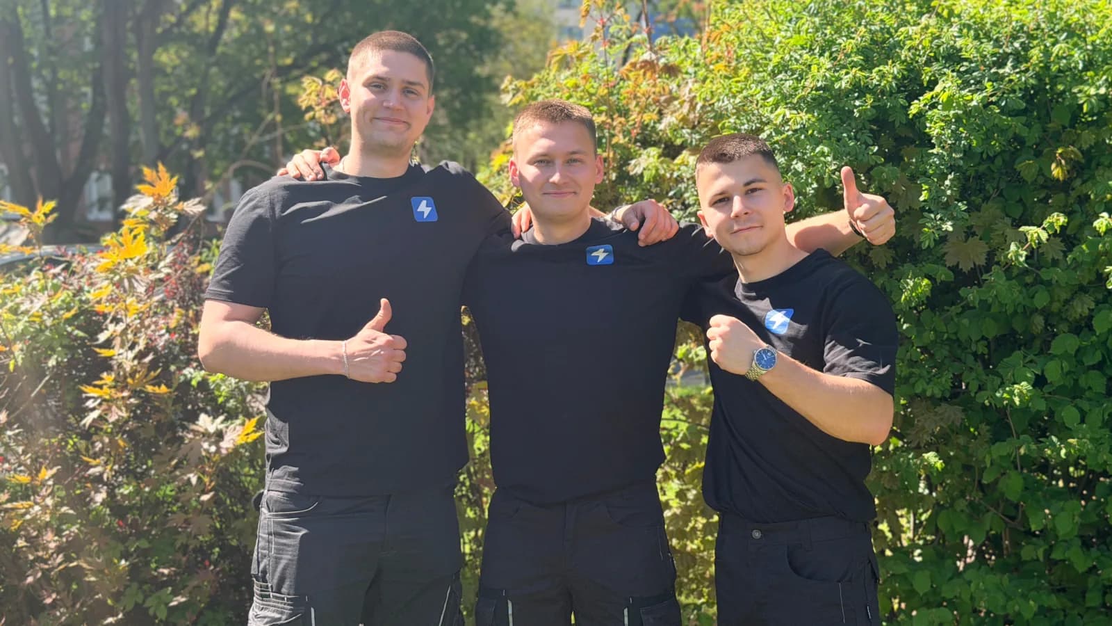 Das Blitz-Team, Serhii, Daniil und Oleksii bei einer Entrümpelung in Hamburg