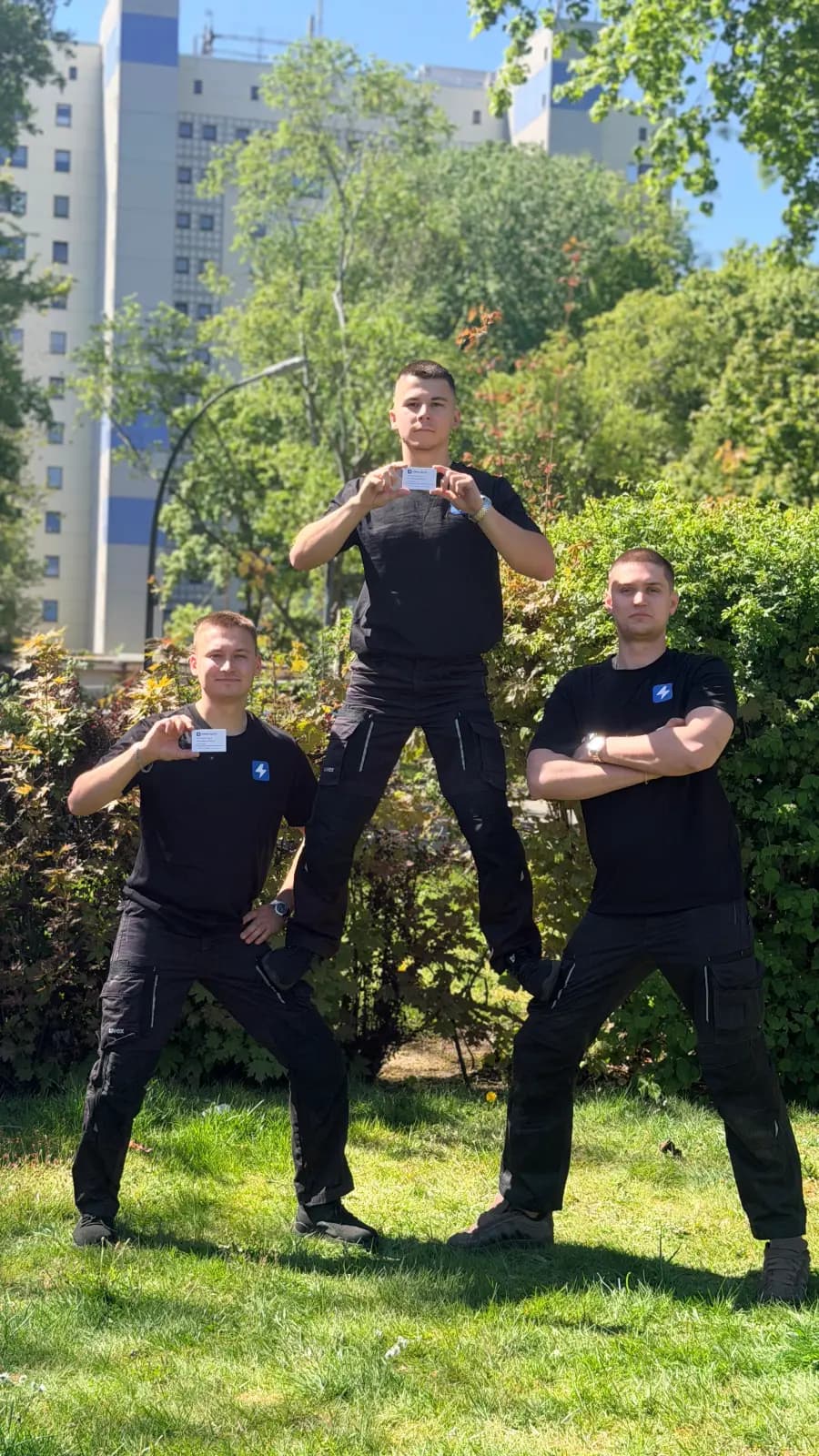 Das Team von Blitz Sanierung Hamburg – Serhii, Daniil und Oleksii