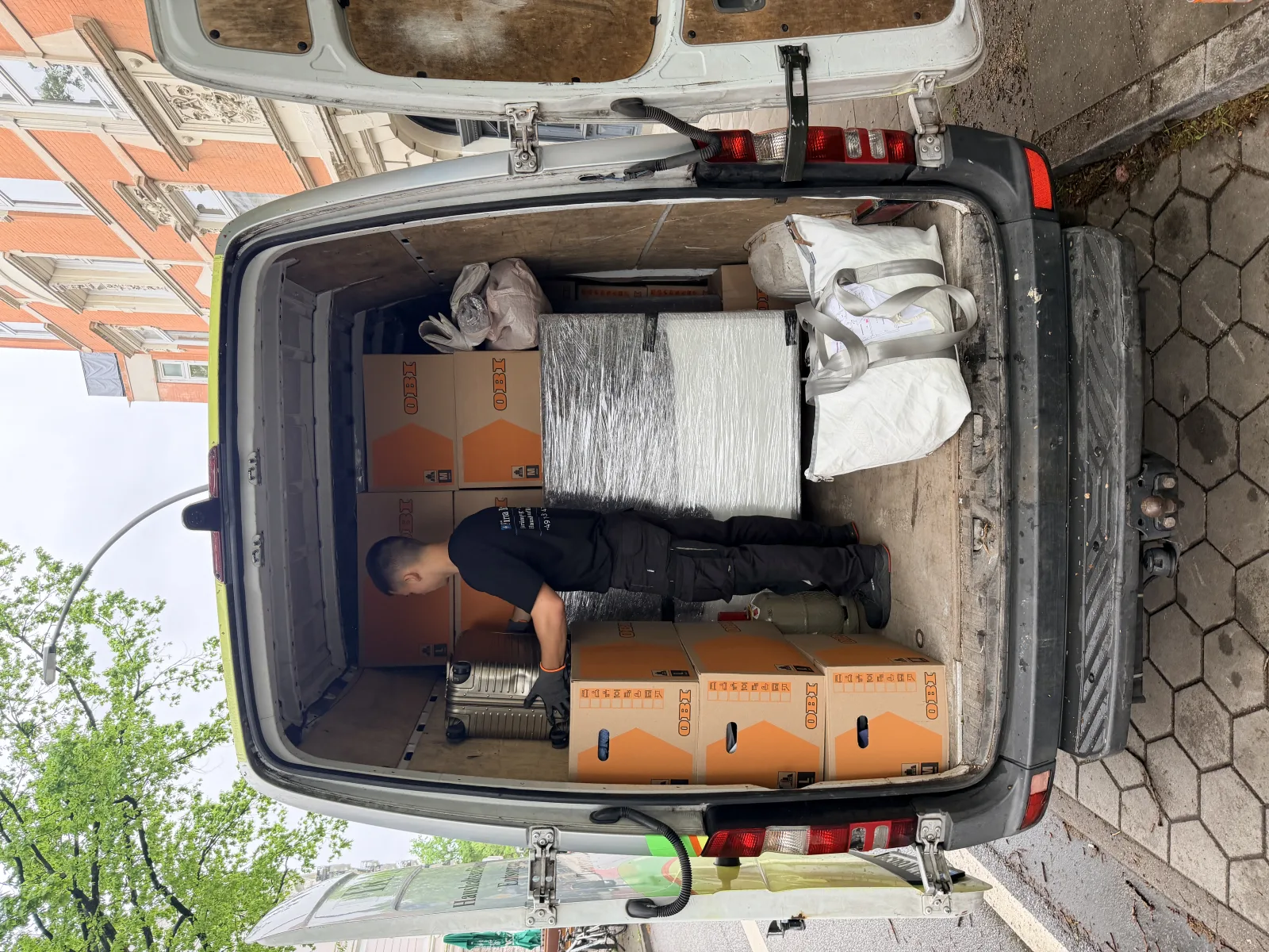 Beladung des Blitz Transporters mit Räumgut